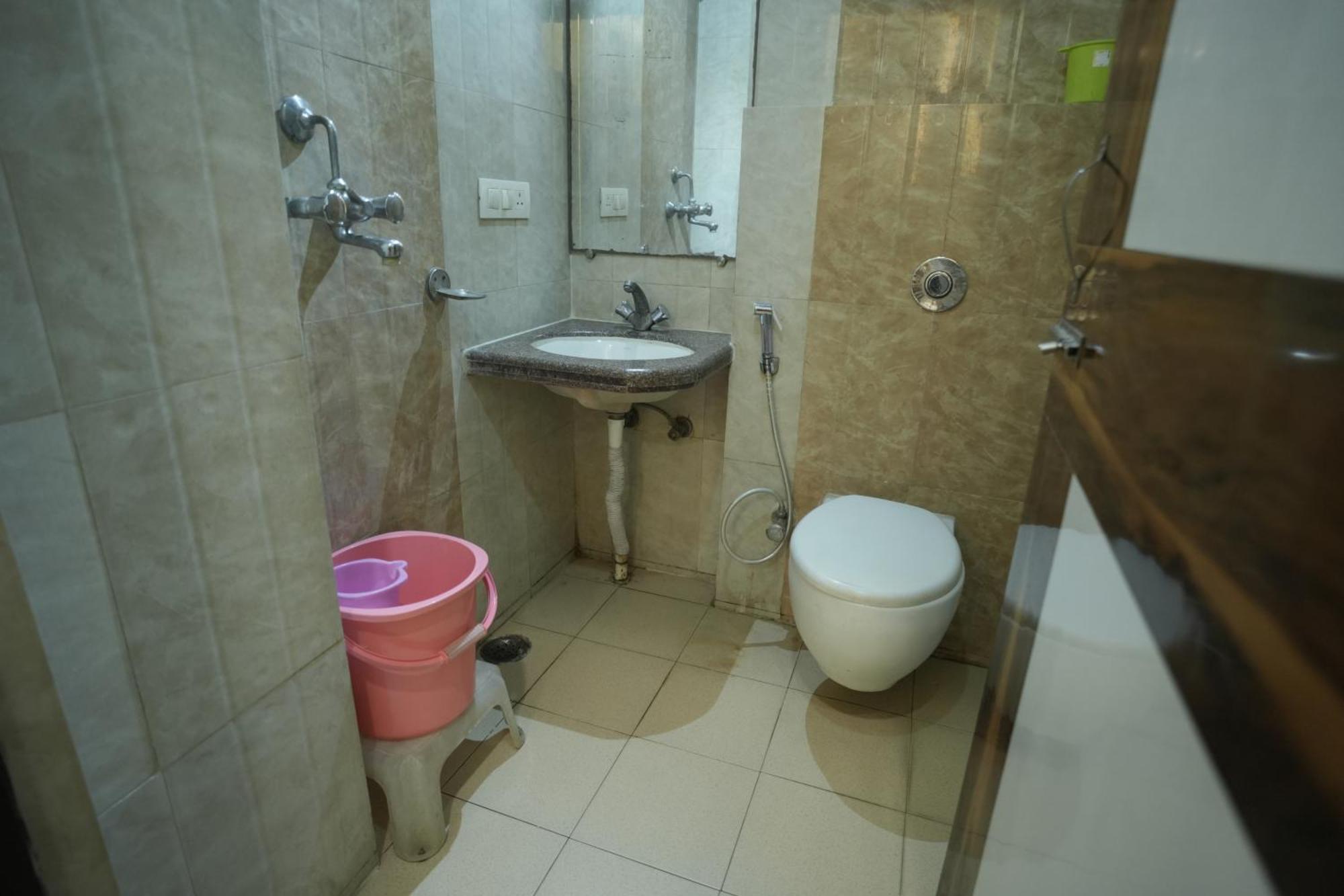 Hotel Rajkamal Near Varanasi Railway Station المظهر الخارجي الصورة