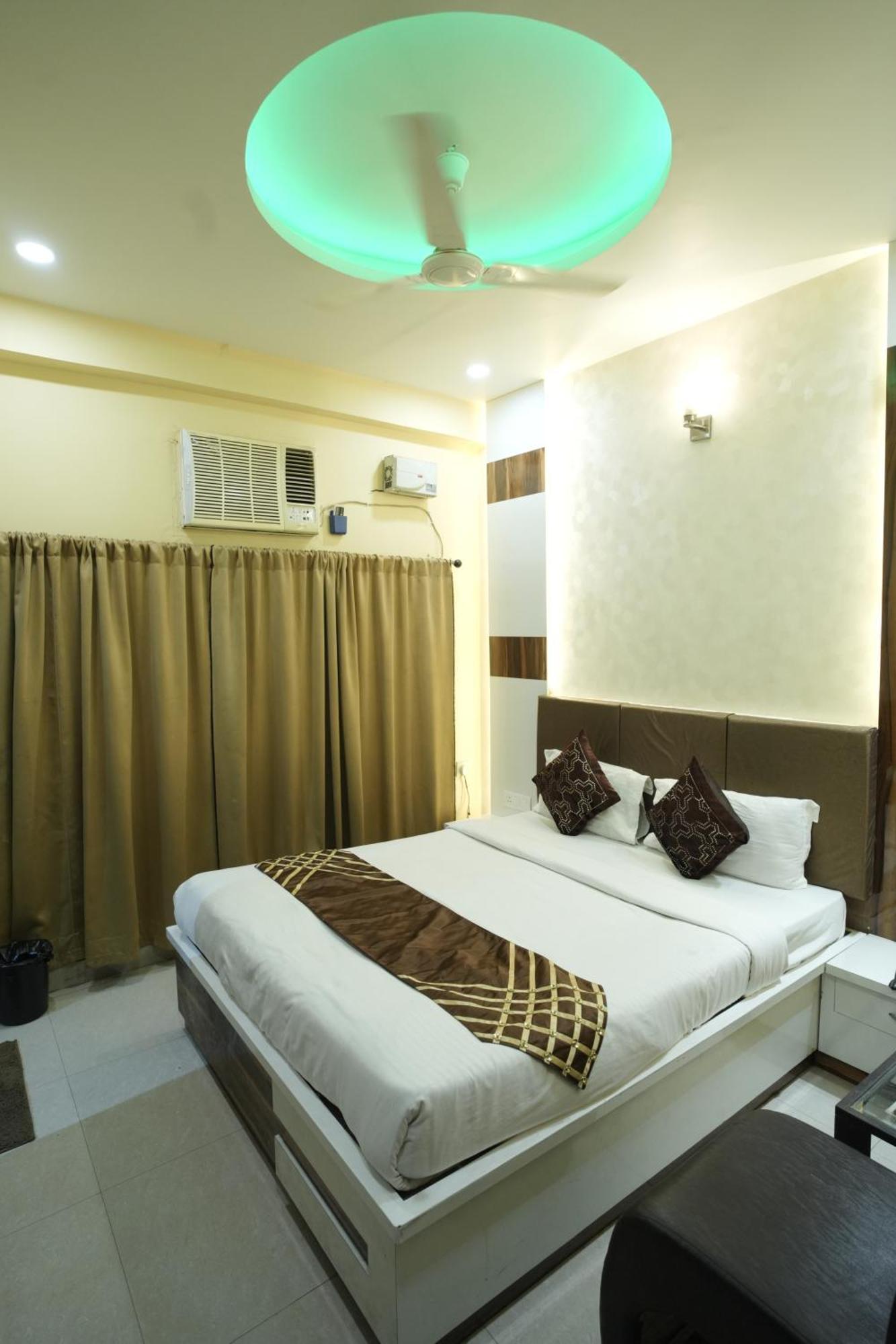 Hotel Rajkamal Near Varanasi Railway Station المظهر الخارجي الصورة