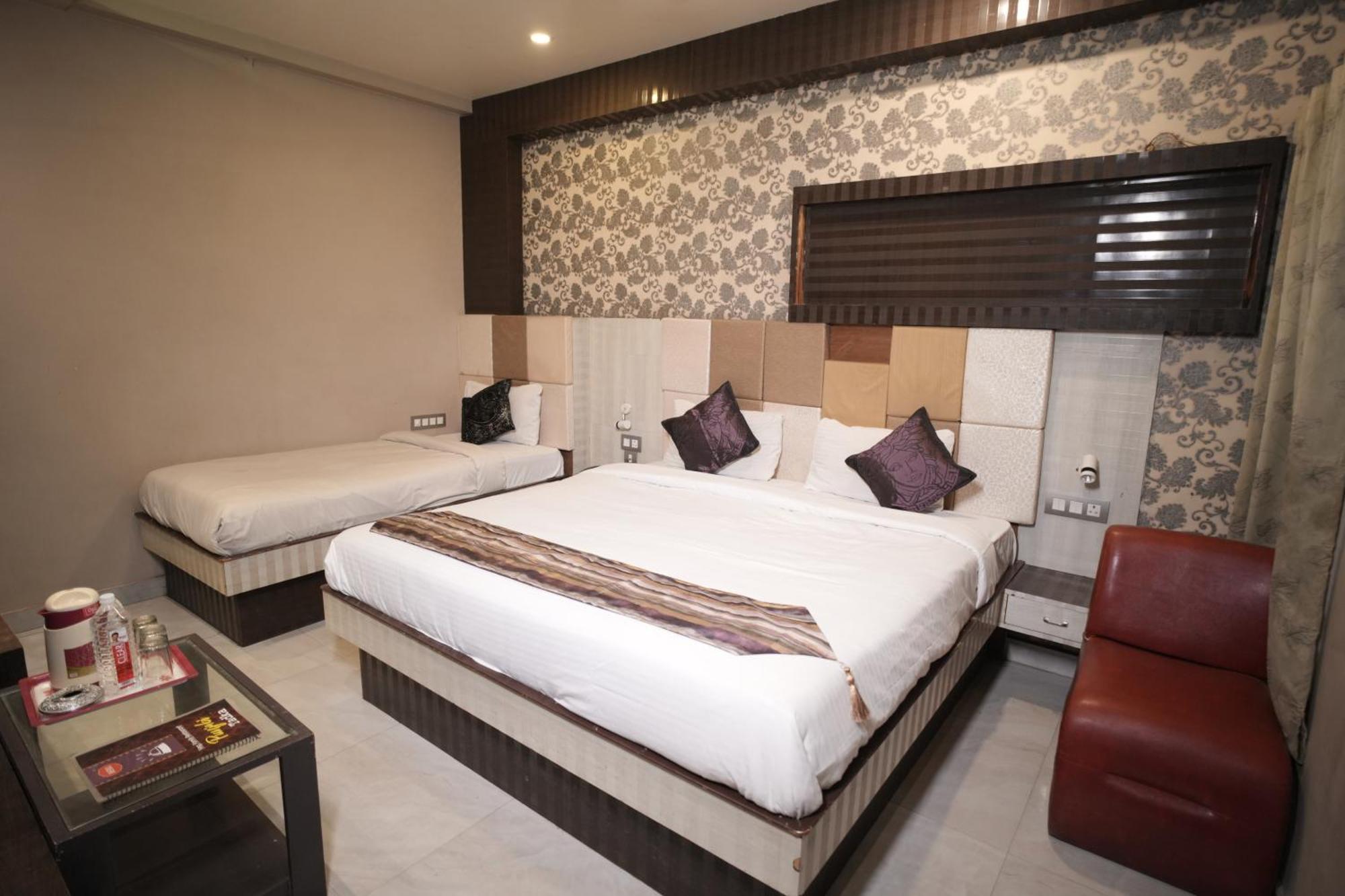 Hotel Rajkamal Near Varanasi Railway Station المظهر الخارجي الصورة