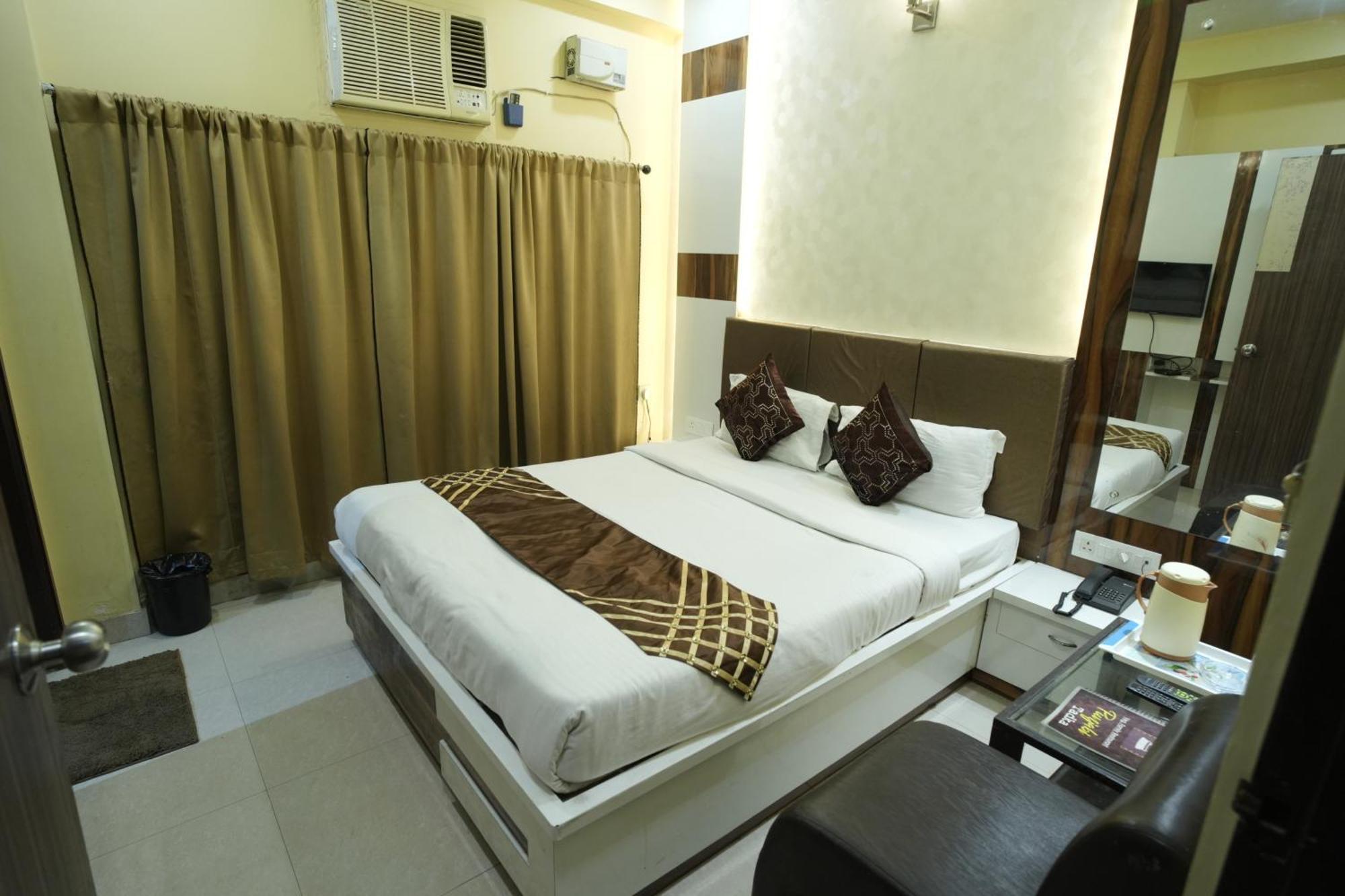Hotel Rajkamal Near Varanasi Railway Station المظهر الخارجي الصورة