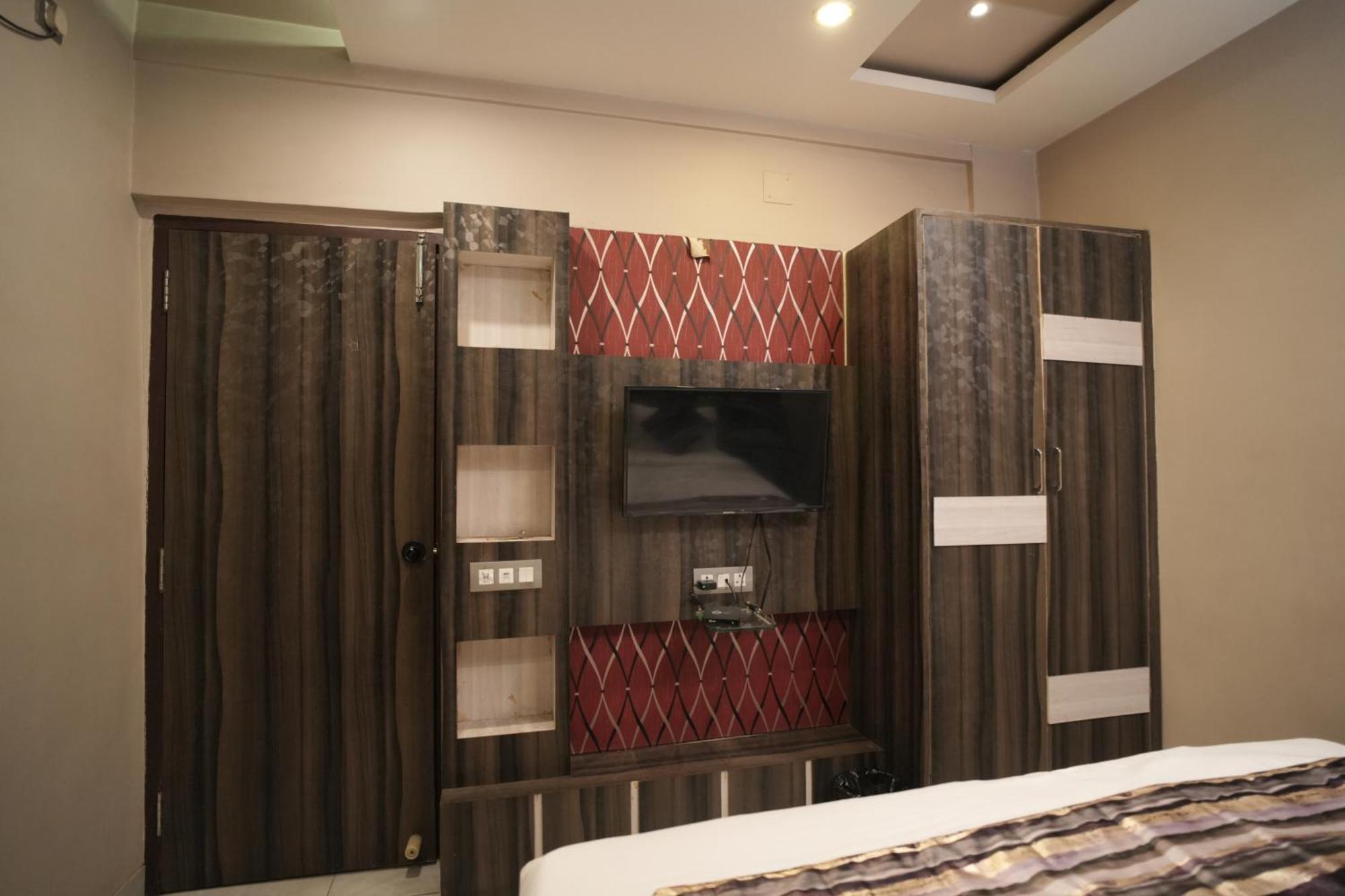 Hotel Rajkamal Near Varanasi Railway Station المظهر الخارجي الصورة