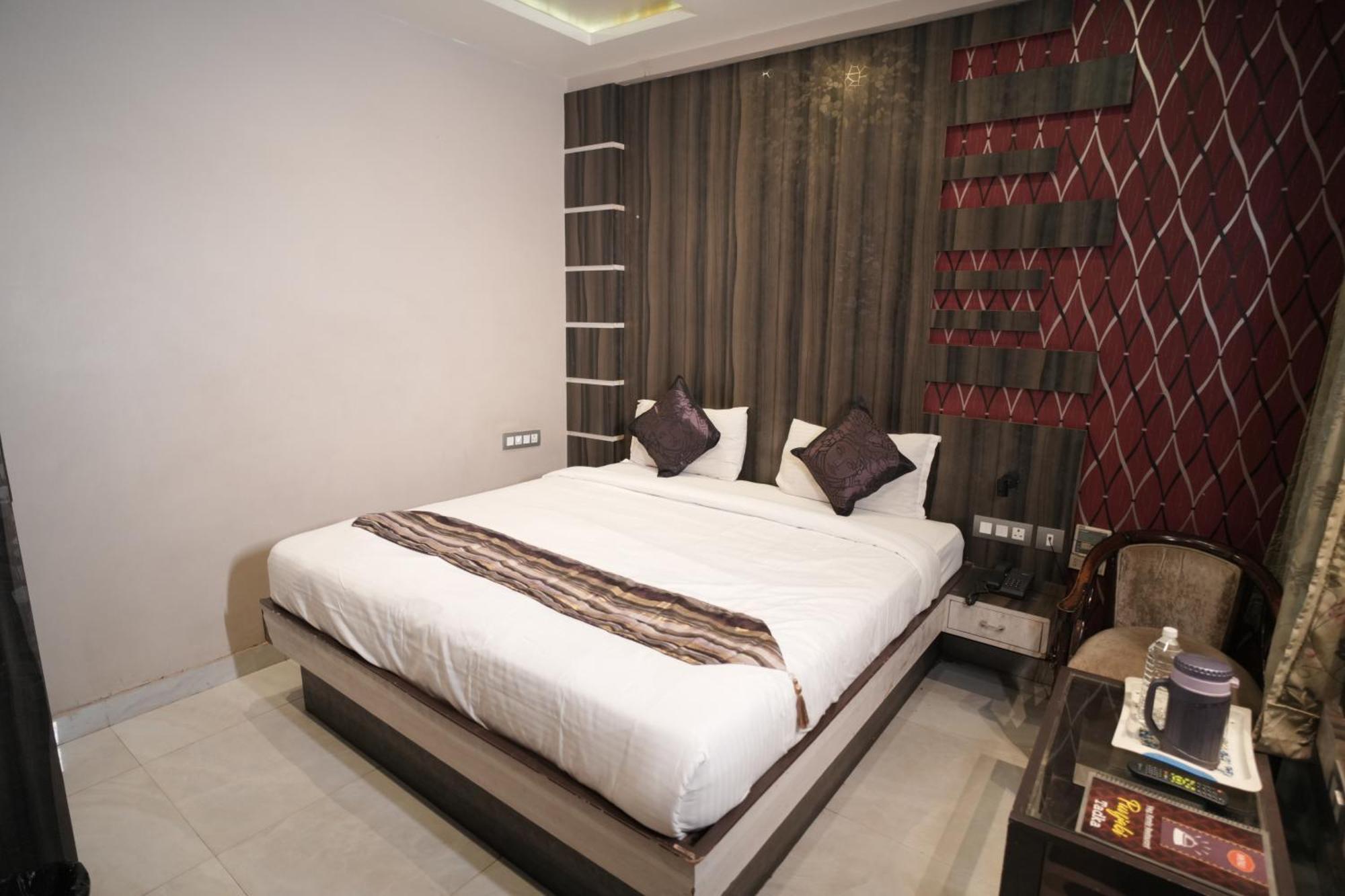 Hotel Rajkamal Near Varanasi Railway Station المظهر الخارجي الصورة