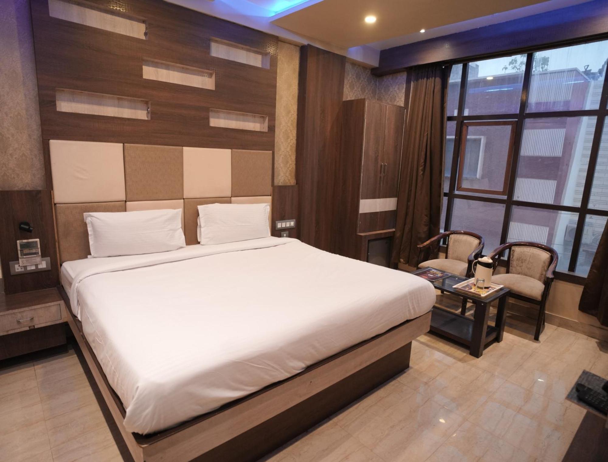 Hotel Rajkamal Near Varanasi Railway Station المظهر الخارجي الصورة